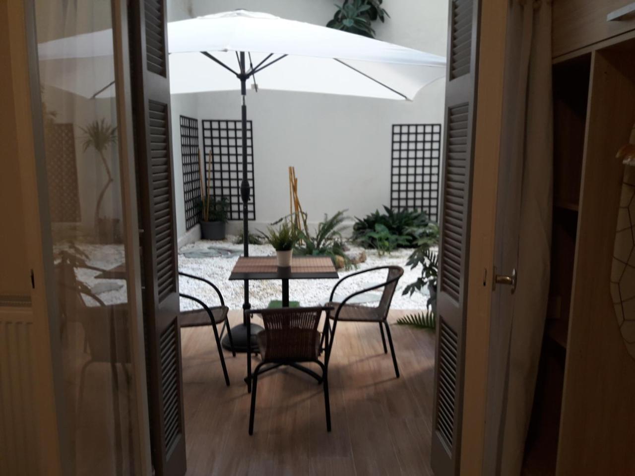 Studio Posh With Garden In Kolonaki Atena Exterior foto